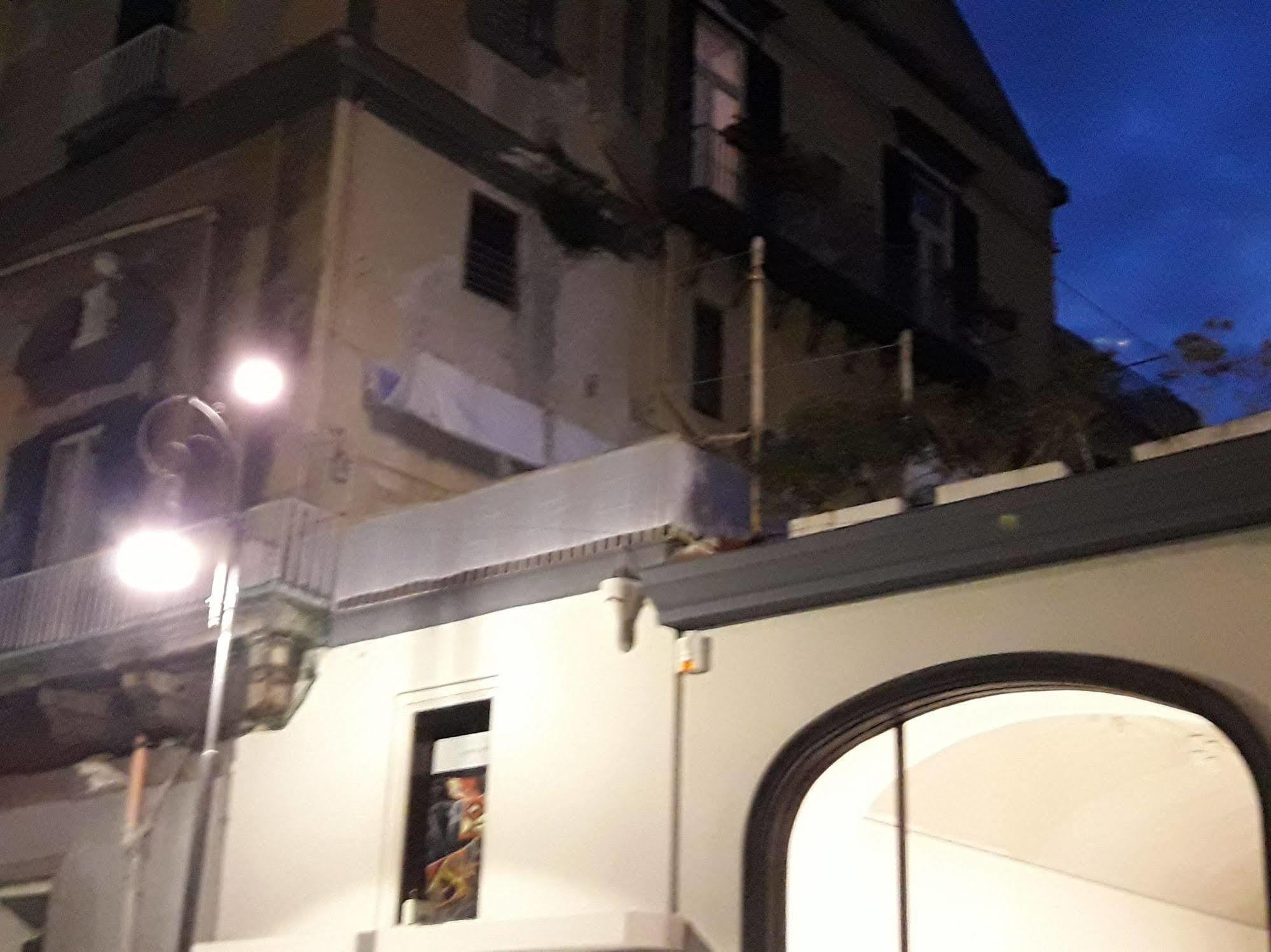 B&B Palazzo Satriano Napoli Exterior foto